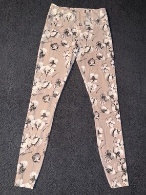 Varley Anthropologie Duncan High-Rise Floral Leggings in Blush/Beige and White